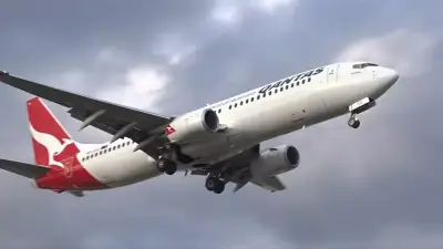 Probe into Sydney Airport near-miss as Qantas planes cross paths