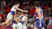 Kangaroos snap losing streak with upset win over Bulldogs